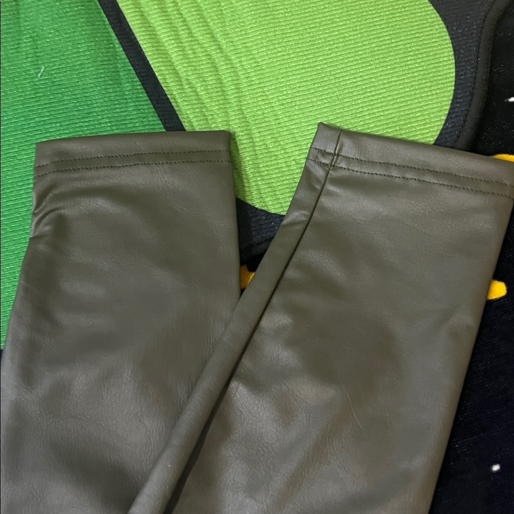 Aerie OFFLINE Olive Faux Leather Real Luxe Leggings NWT - Picture 9 of 11